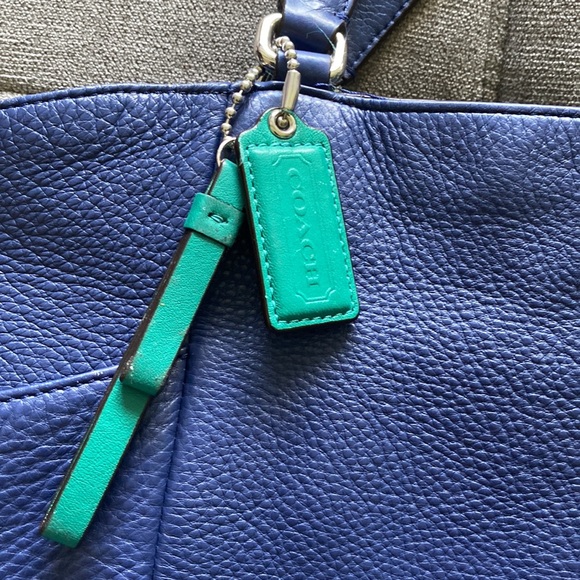 Coach bag.  Excellent condition - Picture 2 of 6